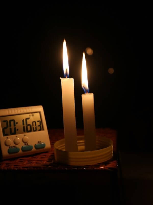 solar power in a power outage better than candles